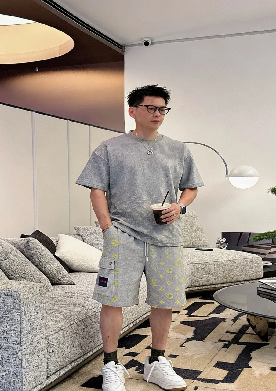 Louis Vuitton/Louis Vuitton presbyopia burnt flower overalls shorts